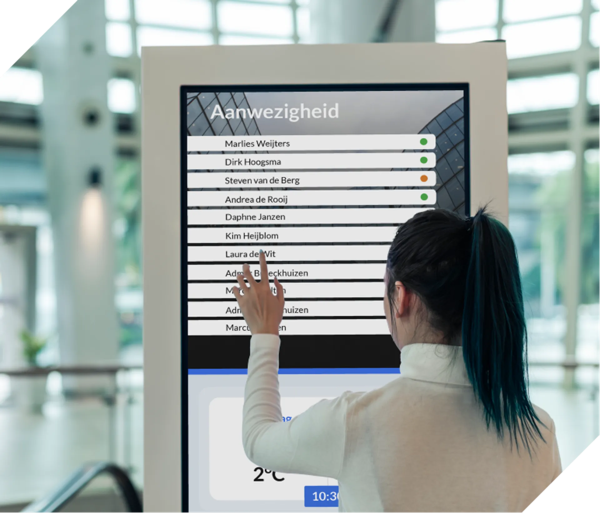 Aanwezigheidsborden informatieschermen die weergeven wie er aanwezige is in het gebouw.